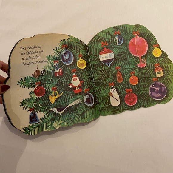 The SANTA CLAUS BOOK Childrens Book Vintage 1965 Softcover Golden Shape Book - Picture 3 of 9